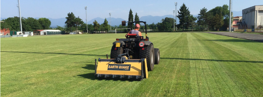 Manutenzione di un campo da calcio: la “sabbiatura”